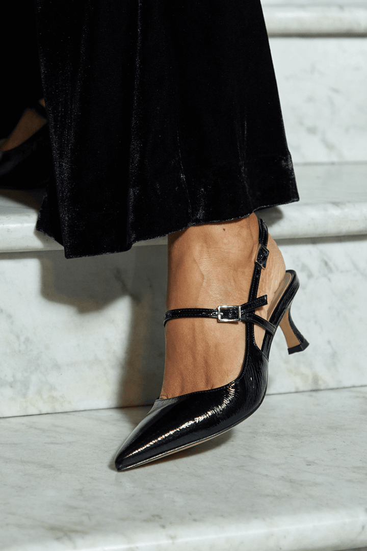 Tacchi slingback extra lucidi Nero a punta