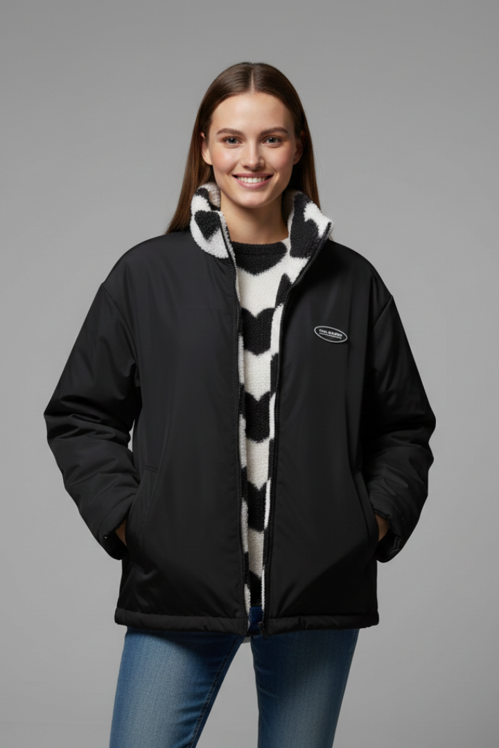 Cappotto Reversibile da Donna con Motivo a Cuori e Cappuccio