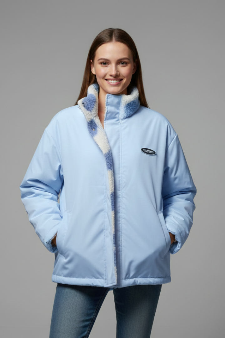 Cappotto Reversibile da Donna con Motivo a Cuori e Cappuccio